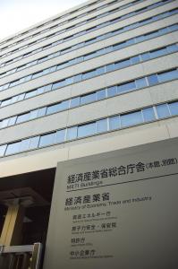 月山哲也