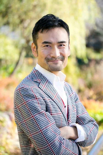 石藤明人